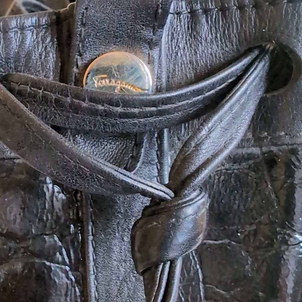 Vintge Salvatore Ferragamo Genuine  Croc Black Leather Drawstring Bu… - Picture 5 of 16